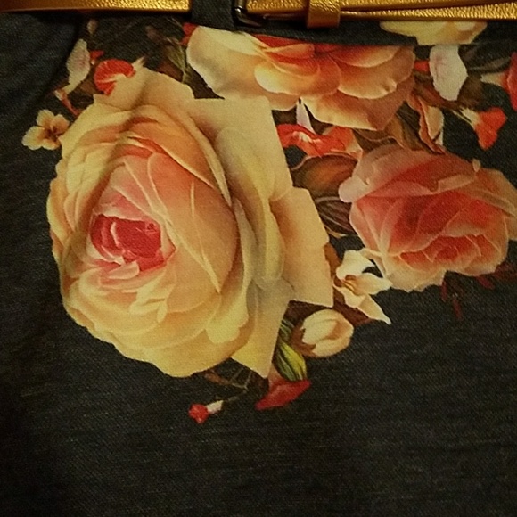 Floral dress - Picture 2 of 9